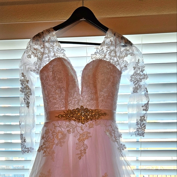 Wedding dress dealing price - Picture 5 of 7